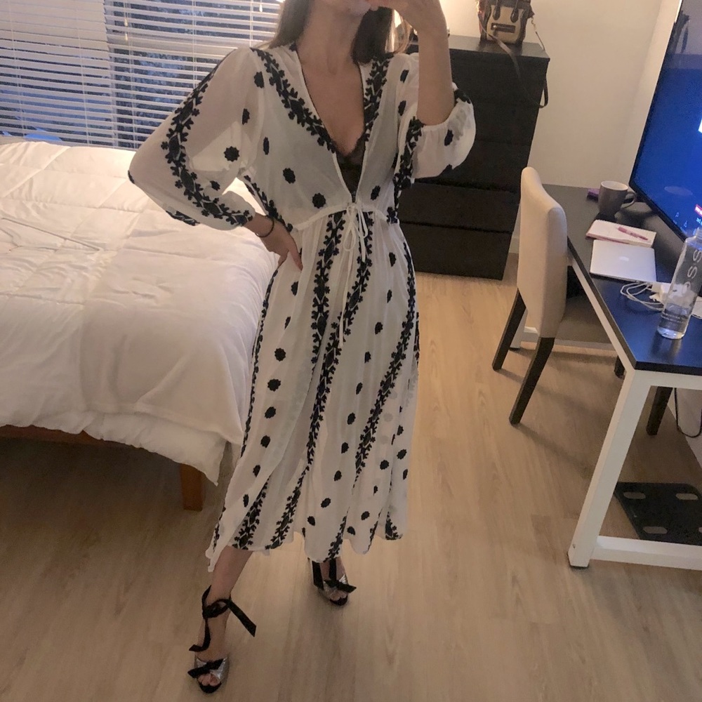 WHITE EMBROIDERED MIDI DRESS NASTYGAL